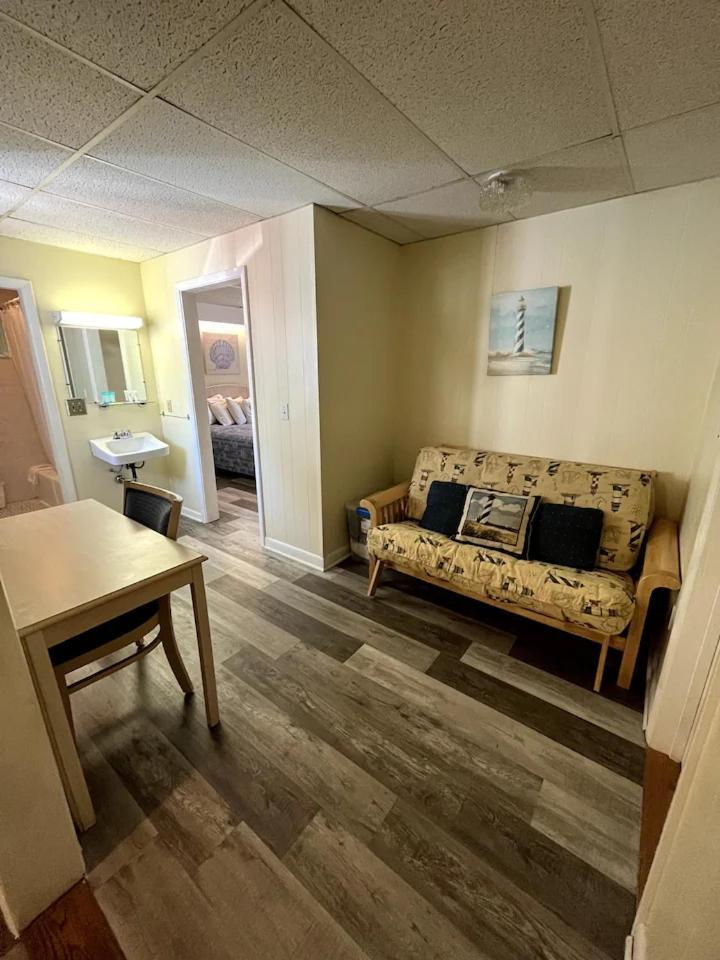 Beau Rivage Motel